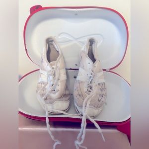 Nfinity Vengeance Cheerleading Shoes with Original Hard Shell Case